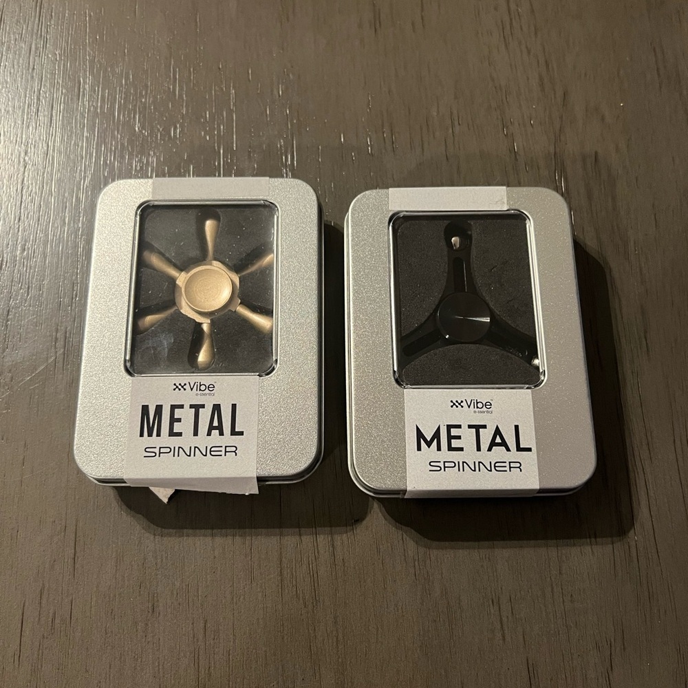 set of 2 fidget spinners